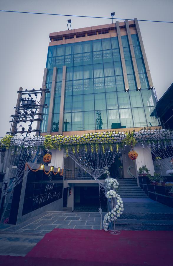 Hotel Welkin Residency Tezpur Exteriör bild