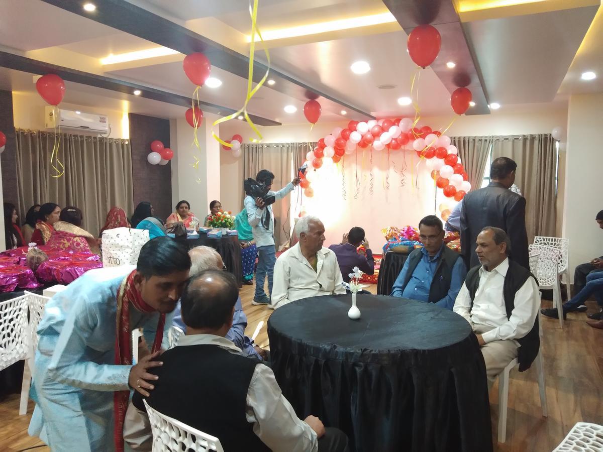 Hotel Welkin Residency Tezpur Exteriör bild